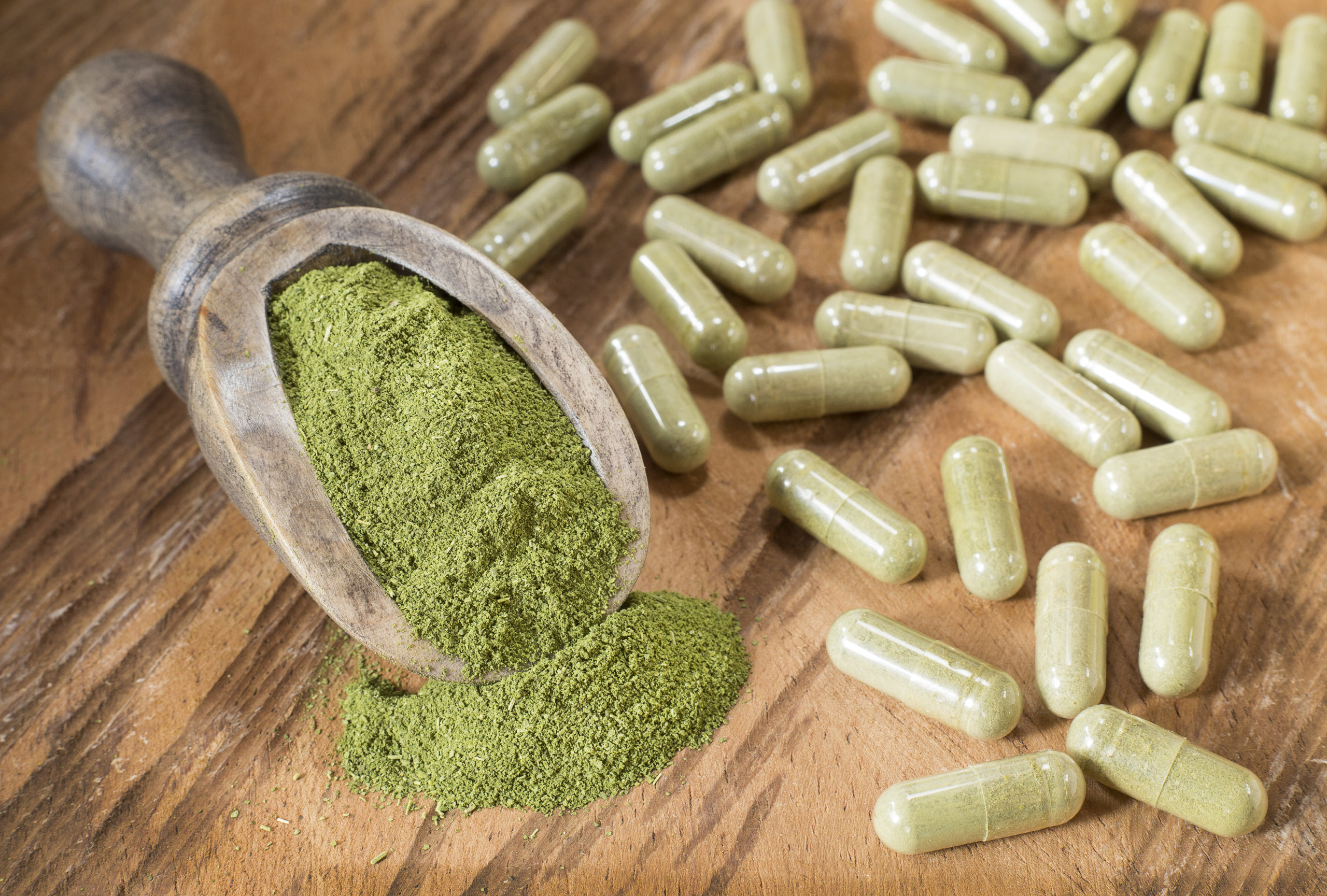 Green-Veined-Borneo-Kratom-Capsules-scaled